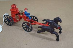 lot 139 image: Vintage Cast Iron Fire Engine Pumper with Wagon and Horses