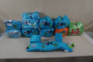lot 166 image: Body Glove Paddle Pals Floatation Aids