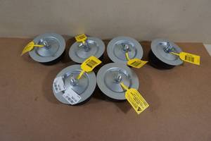 lot 211 image: Econ-O-Grip 5 Plugs