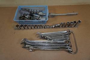 lot 238 image: Hand Tools - Sockets, Wrenches, Ratchet