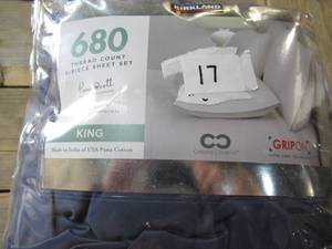 lot 17 image: Kirkland Signature 680 Thread Count 6-piece Sheet Set-King, Dark Blue