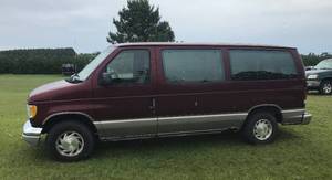 1995 Ford E150 Club Wagon Chateau
