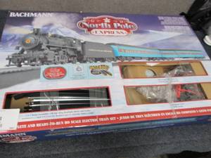 lot 7 image: Bachmann Trains NORTH POLE EXPRESS ...