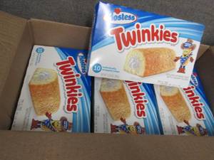 lot 35 image: 4-13.58 oz Boxes Hostess Twinkies...