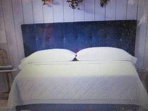 lot 84 image: Brookside Tara Upholstered Platform...