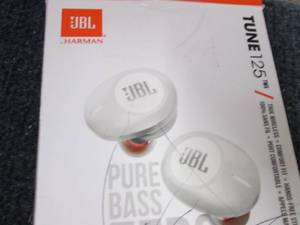 lot 102 image: JBL Tune 125WS Truly Wireless Bluet...
