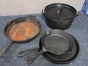 lot 115 image: MegaChef 5-Pc. Pre-Seasoned Cast Ir...