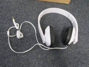lot 178 image: Case of 20 White Adjustable Head Ph...
