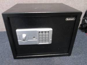 lot 243 image: Stalwart Large Electronic Digital S...