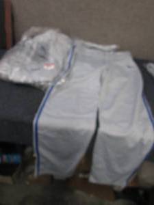 lot 295 image: 6 pr Boys Large(run small) Nike Ba...