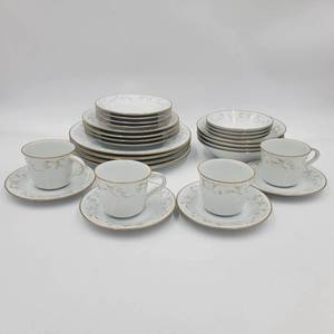 Vintage 28 Piece Elegant Noritake Duetto Gold & White Scrolls Border with Gold Trim 4 Person Setting I (Used Resale Value $200)