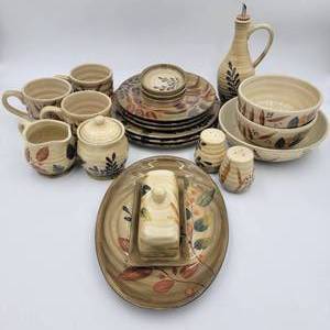 22 Piece Gibson Elite Shadowwood by HOME TRENDS 3 Person (Poppa, Momma & Baby Bear) Set (Resale Value  $560)