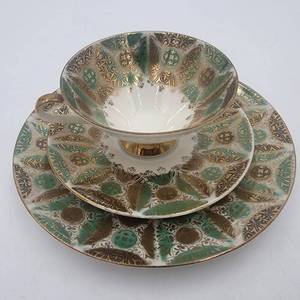 Elegant Green and Gold Schwarzenhammer Bavaria (German State) Sammeltasse (3 Piece TeaCoffee cup & Saucer with Dessert Saucers)