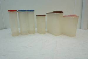 lot 19 image: Tupperware