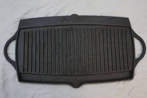 lot 35 image: pioneer women flat cast iron griddle