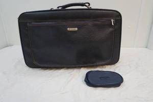 lot 47 image: Samsonite suitcase