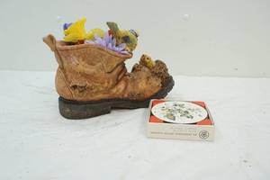 lot 50 image: floral planter, coasters