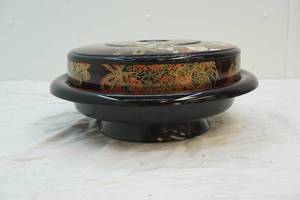 lot 52 image: lazy Susan snack tray