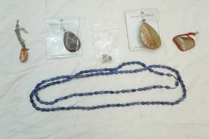 lot 53 image: jewelry