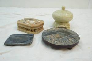 lot 55 image: rock belt buckle