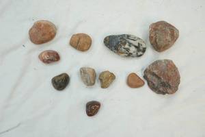 lot 58 image: polished rocks