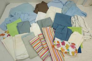 lot 74 image: bed linens