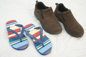 lot 80 image: flip flops, leather shoe