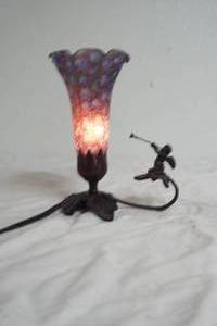 lot 84 image: table lamp