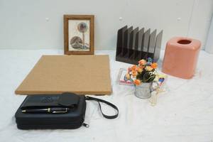 lot 99 image: file holder