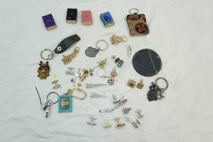 lot 111 image: jewelry