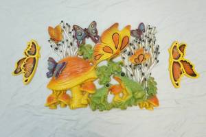 lot 118 image: wall decor