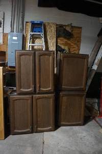 lot 154 image: cabinets