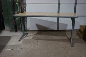 lot 147 image: table