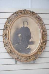 lot 173 image: picture frame