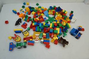 lot 189 image: Legos