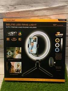 lot 4 image: BRAND NEW SELFIE LED RING LIGHT