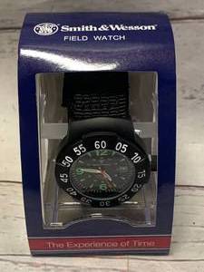 lot 7 image: BRAND NEW SMITH & WESSON FIELD WATCH $60 RETAIL