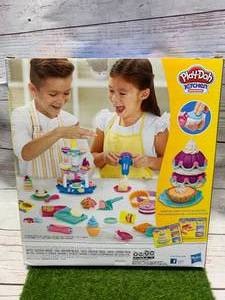 lot 24 image: BRAND NEW PLAY-DOH KITCHEN CREATIONS