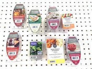 lot 33 image: LOT OF EIGHT WAX MELTS