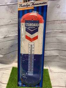 lot 62 image: BRAND NEW STANDARD INDOOR OUTDOOR 17 INCH THERMOMETER
