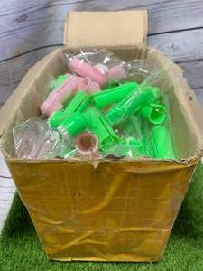 lot 63 image: BRAND NEW FULL BOX OF DOZENS CAT DOG TOOTHBRUSHES