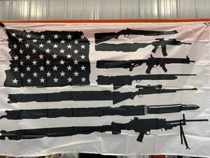 lot 131 image: GUN FLAG 3 X 5