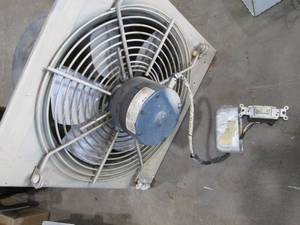 lot 86 image: Blower fan with switch...