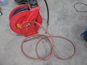 lot 111 image: Air hose on mountable reel...