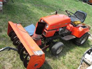 lot 6 image: Ariens GT14 yard tractor with 4 foo...