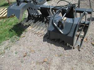lot 25 image: 79 inch hydraulic grapple bucket..