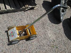 lot 39 image: Rust-Oleum stripe painting machine...