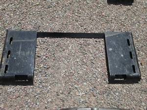 lot 43 image: Skid Steer quick tach mount plate