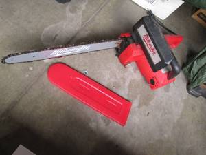 lot 62 image: Milwaukee 16electric chain saw...