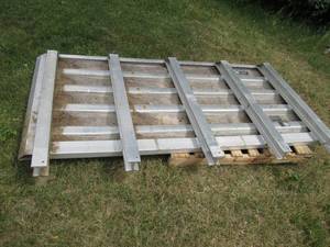 lot 18 image: Aluminum back rack for Internationa...